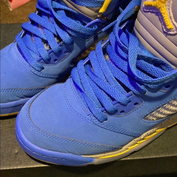 Jordan 5 Laney - Picture 2 of 5